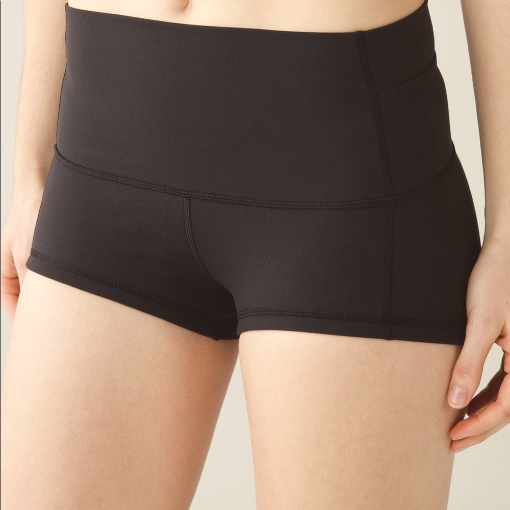 Lulu lemon wunder shorts